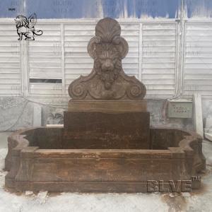 China Marble Lion Head Fountains Antique Natural Stone Carving Garden Fountain Decorative Outdoor Indoor on sale