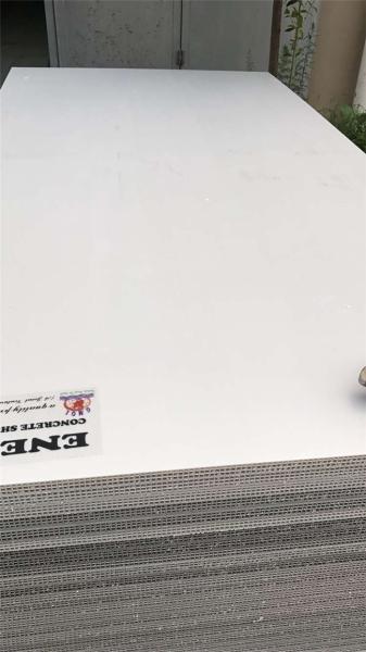 Quality No Bubbles Bright Surface 980kg M3 Hollow Plastic Formwork for sale