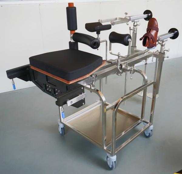 Quality Stainless Steel High Traction Force Double Pole Structure Lower Limb Support Frame With Operation Table for sale