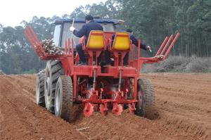 China Ridging 120hp Cassava Planter Machine Chop L14cm Tractor Seed Sowing Machine wholesale