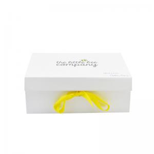 China Yellow Ribbon Closure White Hard Cardboard Gift Boxes 8cm Width on sale