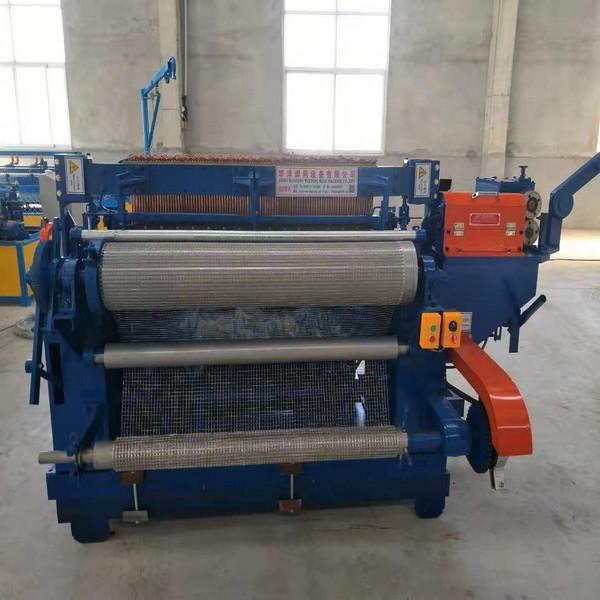 6ft Width Dimetric Mesh Automatic Welding Equipment , 380V Wire Net Making