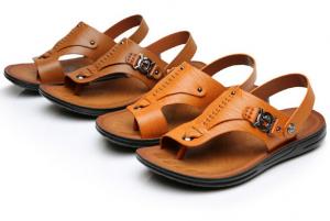China Brown Casual Mens Leather Sandals /  Mens Summer Beach Sandals With Buckle Strap wholesale