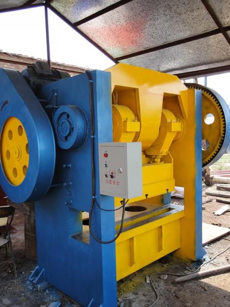 Quality Different Shape Material Size Perforated Mesh Machine For Chile Market for sale