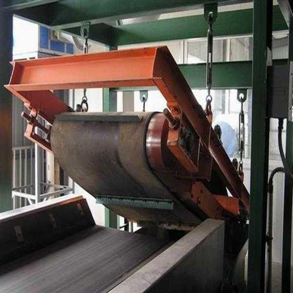 Quality Self Cleaning Belt Magnetic Separator with 98% Efficiency and 220V/380V Voltage Range for sale