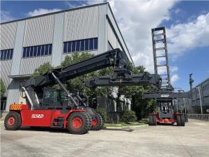 China Handling Container Reach Stacker with and 71400 Kgs Service Weight wholesale