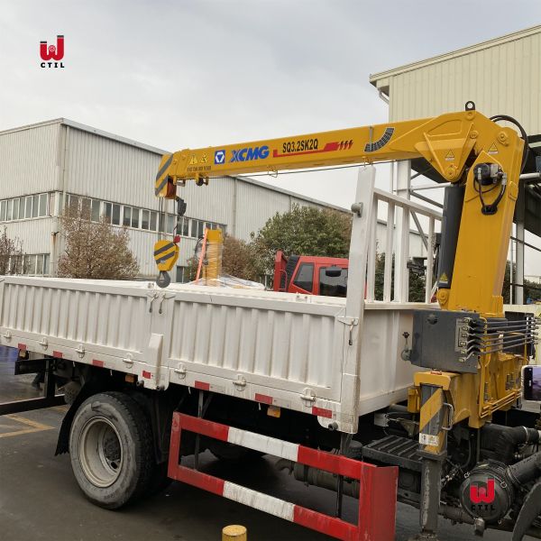 Xcmg 10 Ton Crane Truck 4X2 10 Ton Boom Truck Mounted Crane