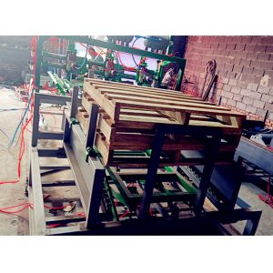 Pneumatic Semi Automatic Pallet Nailing Machine With Palletizer