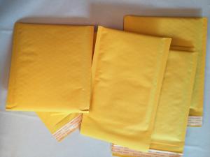 China Gravure Printing Yellow Bubble Envelopes , Envelope With Bubble Wrap Inside wholesale