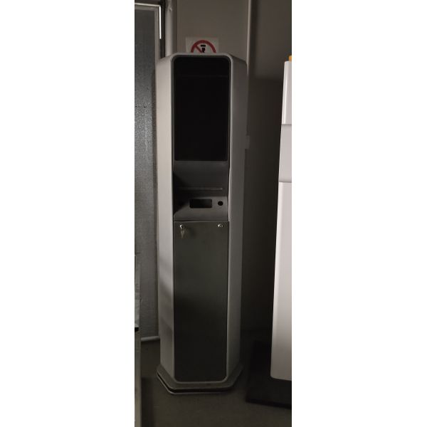 Floor-Standing Cigarette Butt Reverse Recycling Vending Machine