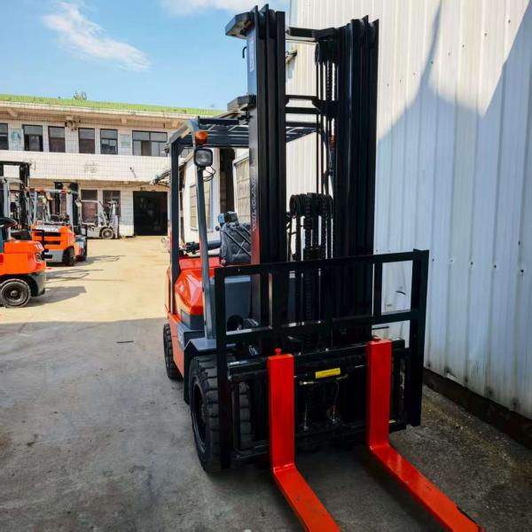 Japan TOYOTA 30 3 Tons 4.5 Meters 3 Masta Used LPG Forklift Dual Use of Propane and Liquefied Gas