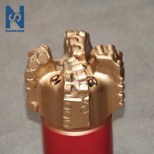 Petroleum 4 Blade Borehole Drill Bit Carbon Steel Diamond PDC