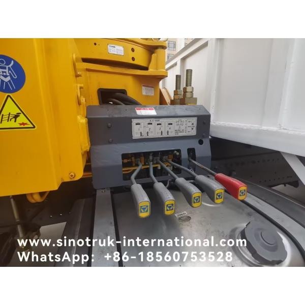 SINOTRUK Truck Mounted Cranes Equipment 12 Tons XCMG For Lifting 6X4 Knuckle Boom Crane Yellow, eye-catching, Military bumper