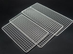 China Carbon Baking Stainless Steel Cross Bbq Grill Wire Mesh For Outdoor Picnic wholesale
