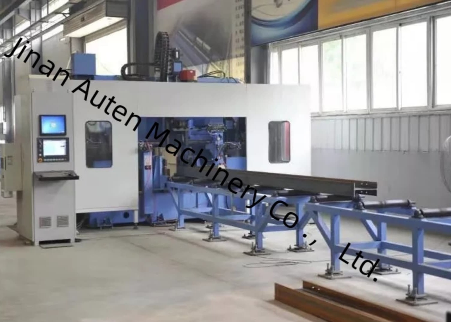 4.5 KW Servo Motor Power Of X Axis CNC H Beam Drill And Shearing Machine 3 Row Style Tool Magazine