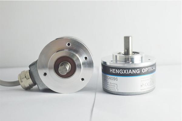 Quality Quadrature Servo Motor Rotary Encoder S52 Solid Shaft 16384 Resolution Line Driver 26C31 Output for sale