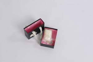 China Luxury 	Flat Pack Gift Boxes Magnetic Folding Gift Box With Ribbon Closure wholesale