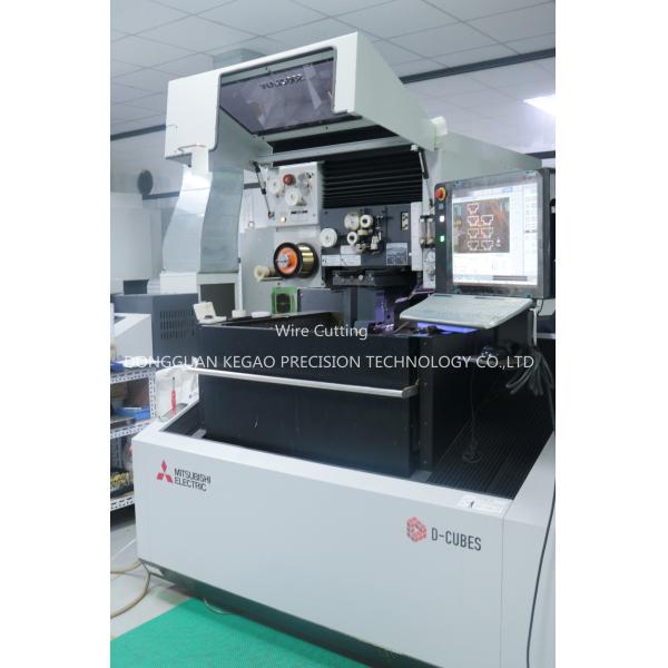 NAK80 Injection Molding Automotive Parts Joint Comp 40 Hrc 0.02 EDM Angle