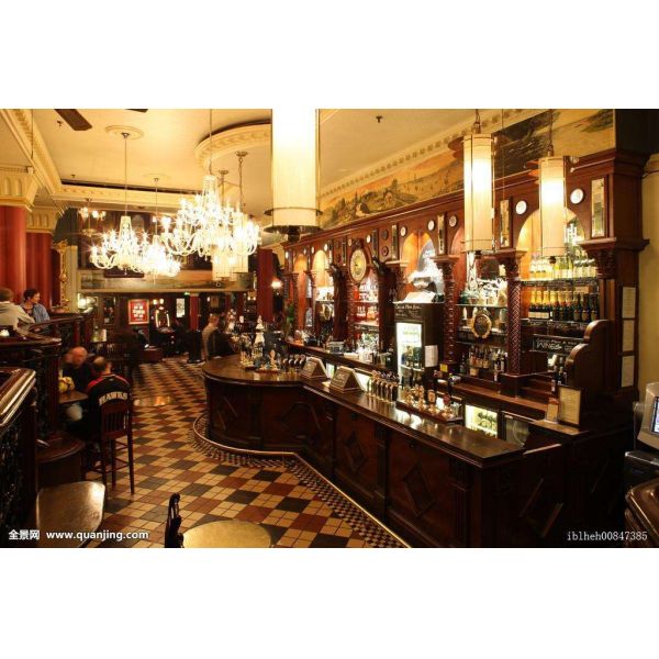 Silver Aluminum Commercial Essential Oil Diffusers Machine With Noise Free And Loner Lifespan