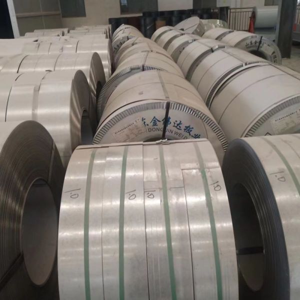 20ft 2 Storey Container House for Luxury Living and Work in Steel Structure Material