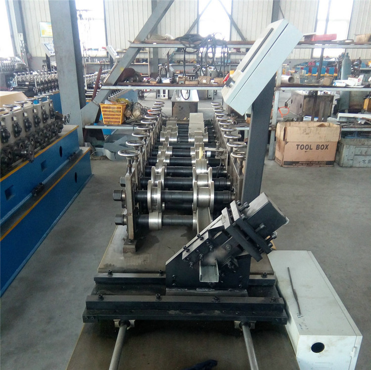 China Durable CZ Purlin Roll Forming Machine Dual Holes Punching 11 MAp Work Pressure wholesale