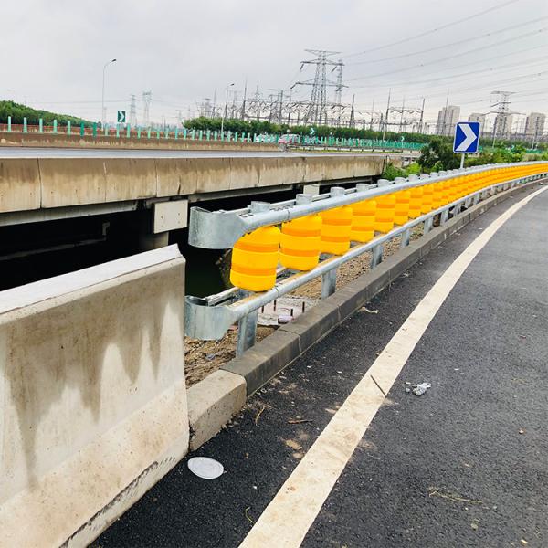 Steel Guardrail Barrier 1.2m Panels 2.5m Length Bolting Installation Method