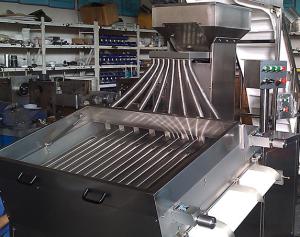 China Pills Capsule Sorting Machinery / Spherical / CylindricaL / oval / 8 Sorting Rollers wholesale