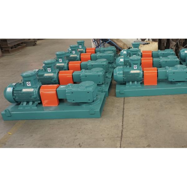 Mud agitators for drilling mud tank