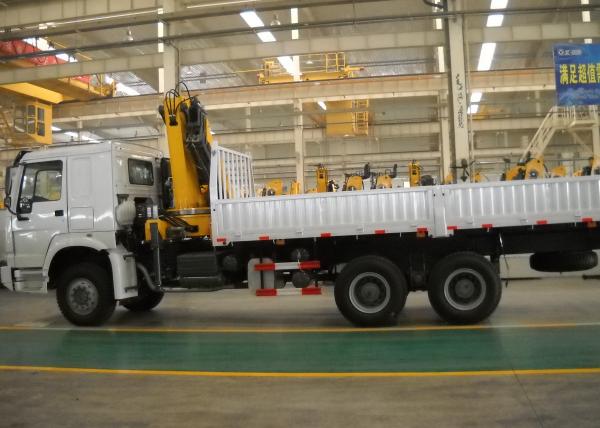 Quality Durable 8T Knuckle Boom Truck Mounted Crane , 40 L/min Truck With Crane for sale