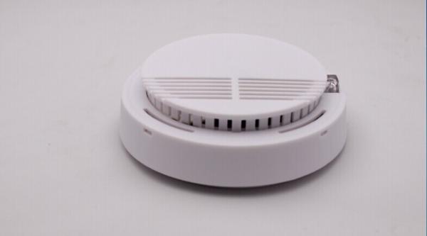 Quality High Sensitive Stable Photoelectric Wireless Smoke Detector Fire Alarm Sensor for home for sale