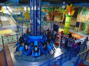 10 12M Twist Drop Tower Amusement Ride Blue Color With Led And Music Function