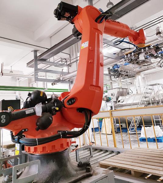 Quality 3195mm Reach Industrial Robot Cell with KRC4 Controller and 5 Axes for sale