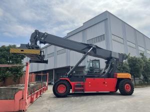 China 45tons Container Reach Stacker Ideal For Containerized Cargo Handling wholesale