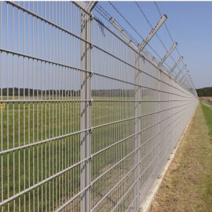 green power coated Dia 500mm BTO-22 Razor Barbed Wire Airport Security Fence 1.8
