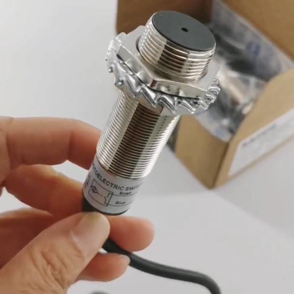 Photoelectric Sensor G18 DC/SCR Output 20m Detection Distance Customization