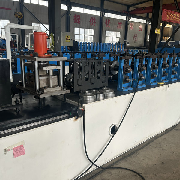 Detailed shot of hydraulic cutting system and control components