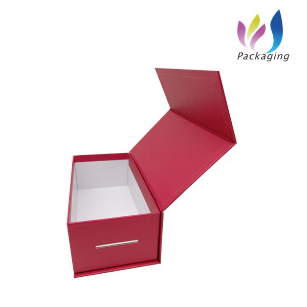 Luxury Beverage Packaging Boxes , Recyclable Magnetic Red Wine Gift Box With Logo