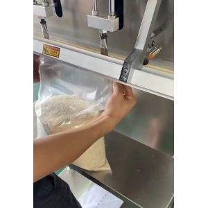 13BPM Double Chute Bag Sealing Machine With Vaccum Function