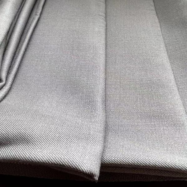 Manufaction 100%Wool Woven 350GSM Fabric for Suit