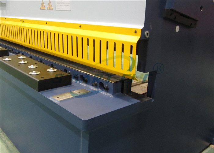 Mini Manual Sheet Metal Cutting Machine With Hydraulic Swing Structures