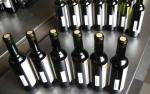 Beer / Wine Bottle Labelling Machine Synch Printing With Simple Design
