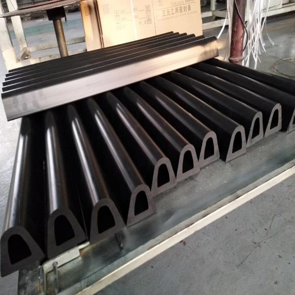 Custom Nonstandard D Type Marine Dock Fenders Rubber Dock Bumpers Damper IATF Certified