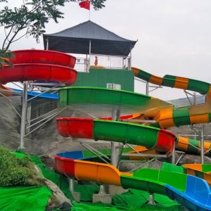 Custom Made Aqua Park Smooth Spiral Water Slide Erosion Resistant