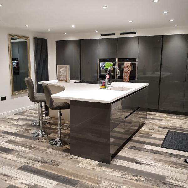 UV High Gloss Lacquer Cabinets PVC Finish Solid Wood Kitchen Cupboards