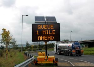China Amber Color Mobile Variable Message Signs Warning Information With GPS Function wholesale