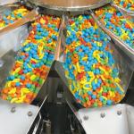 High Efficiency Pistachio Nuts Vertical Packing Machine PLC-Driven For Sealing