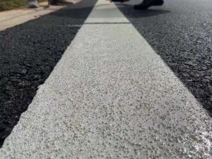 China Bituminous Acrylic Line Road Marking Paint Thermal Stability Highly Durable on sale