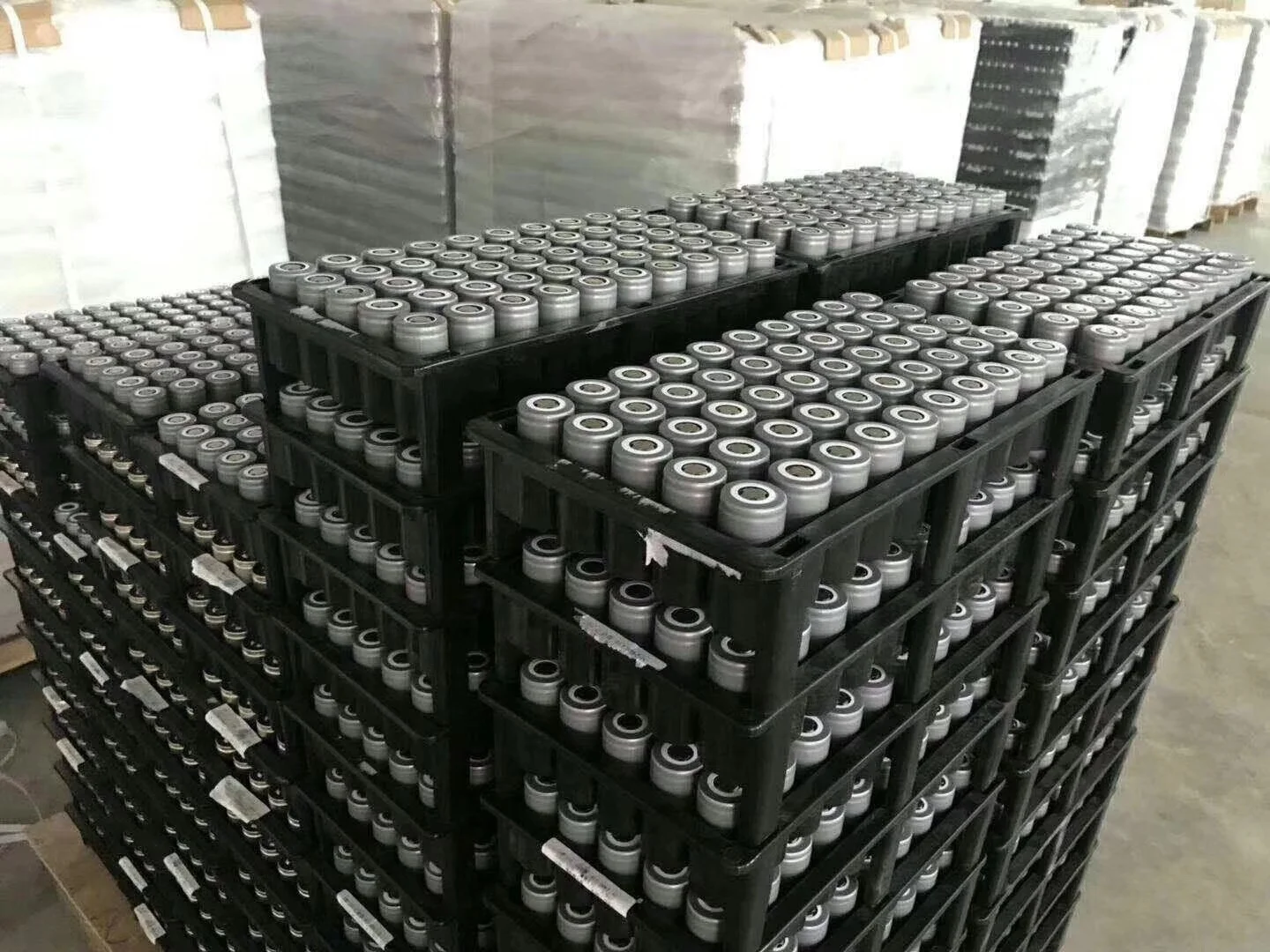 32650 LFP 32700 Cylinder Lithium Battery 3.2V 6000mAh Lifepo4 6Ah With Screw