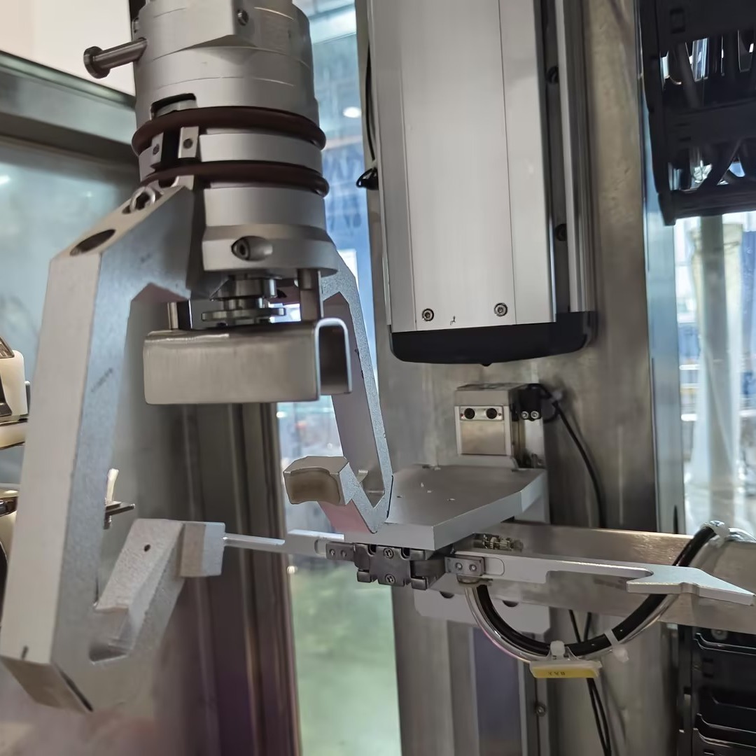 2000 BPH Detergent Trigger Cap Capping Machine Automatic