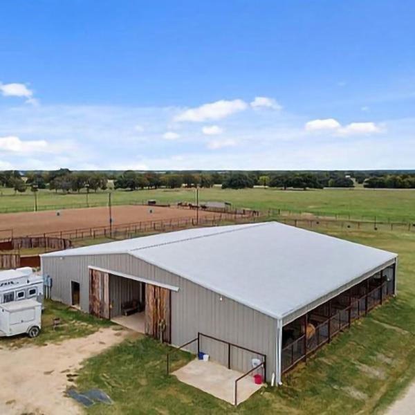 Ventilation Steel Structure Cow Shed , Durable Steel Livestock Shelter For Dairy Farm